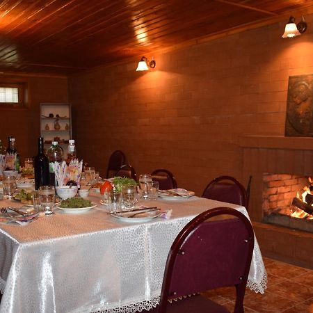 Family Hotel Lago & Wine Cellar Лагодехи Екстериор снимка