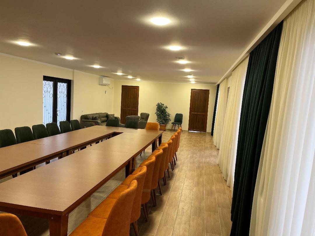 Family Hotel Lago & Wine Cellar Лагодехи Екстериор снимка