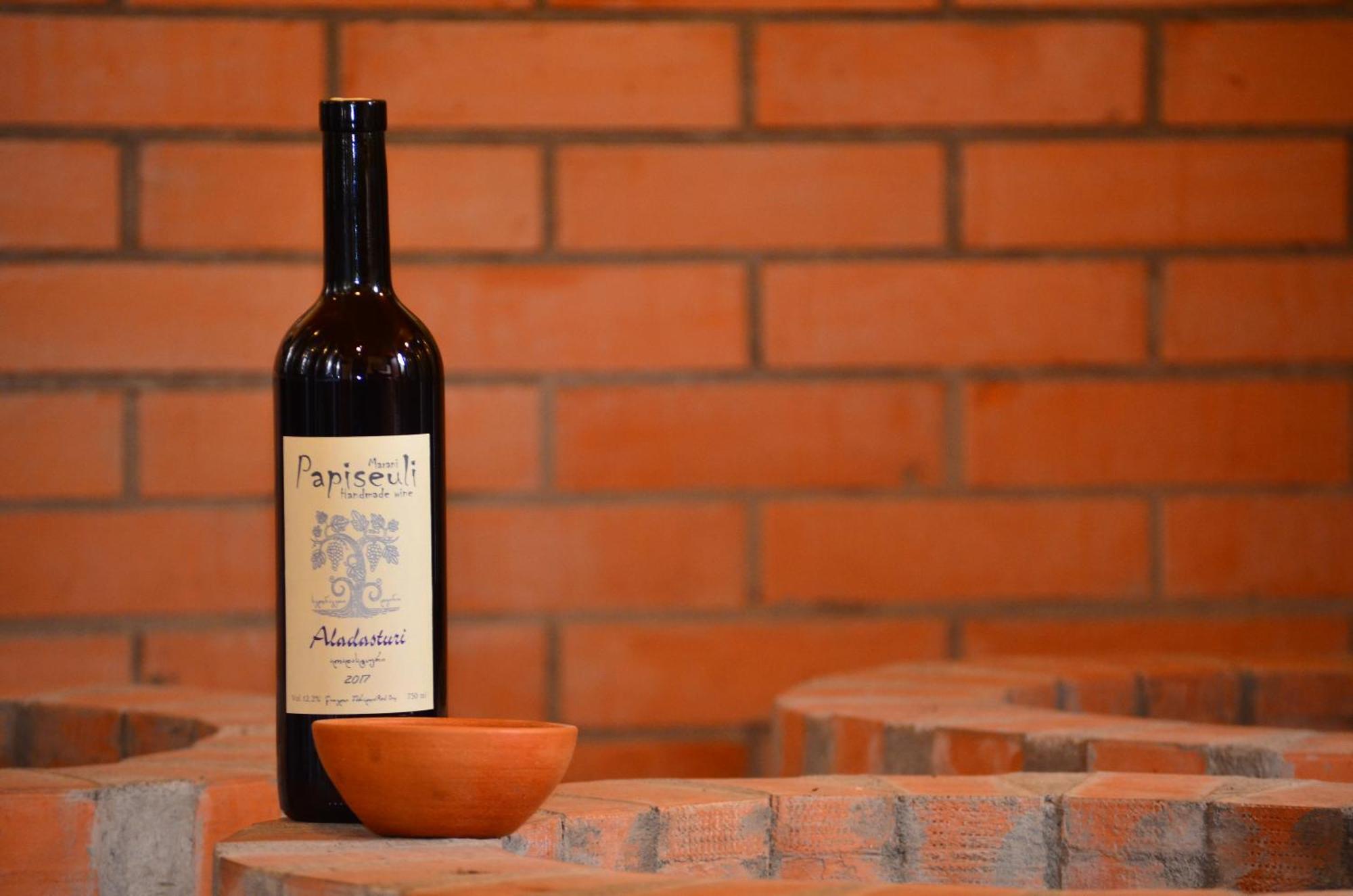 Family Hotel Lago & Wine Cellar Лагодехи Екстериор снимка