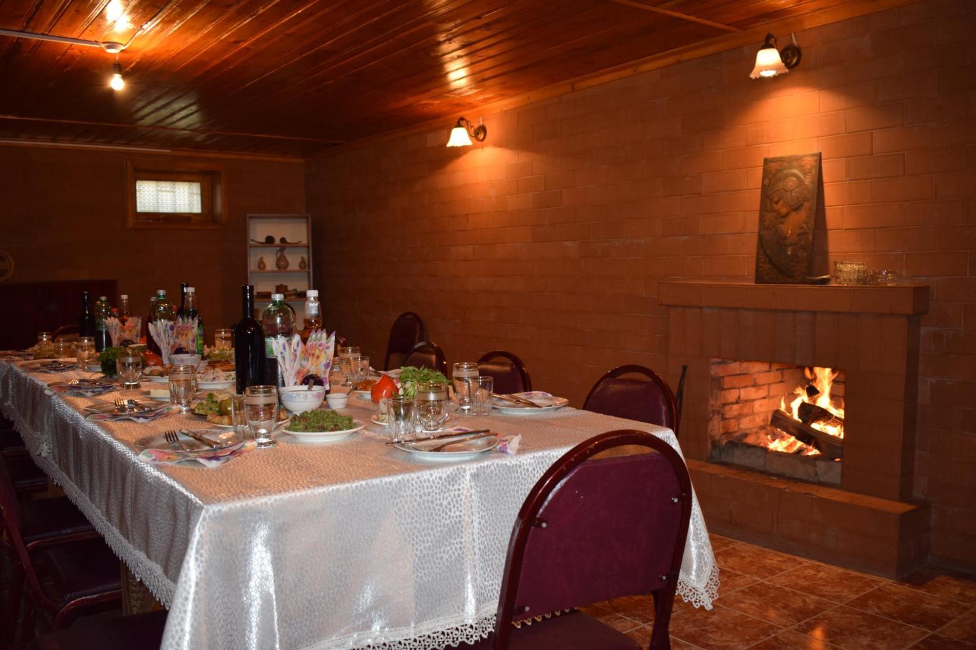 Family Hotel Lago & Wine Cellar Лагодехи Екстериор снимка