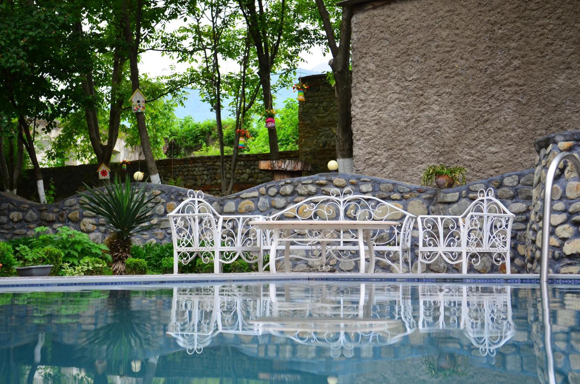 Family Hotel Lago & Wine Cellar Лагодехи Екстериор снимка