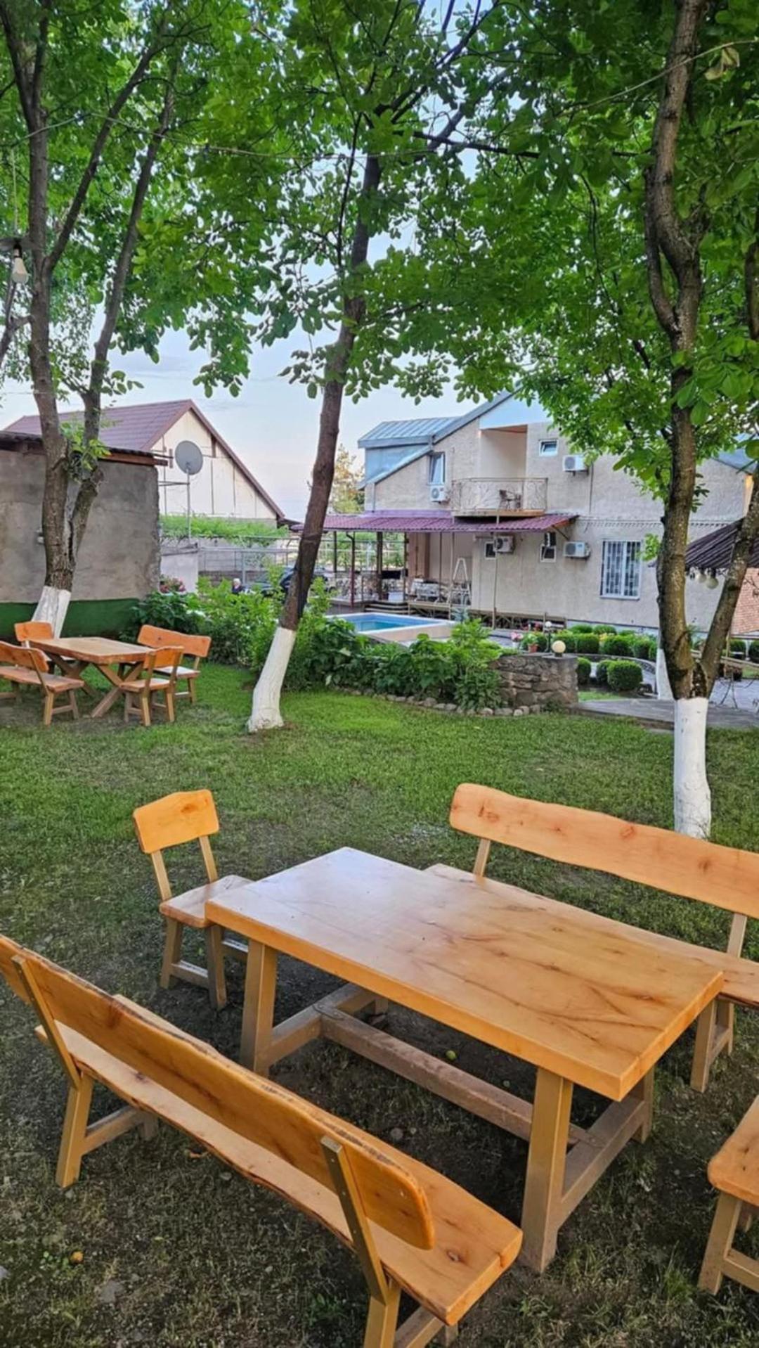 Family Hotel Lago & Wine Cellar Лагодехи Екстериор снимка