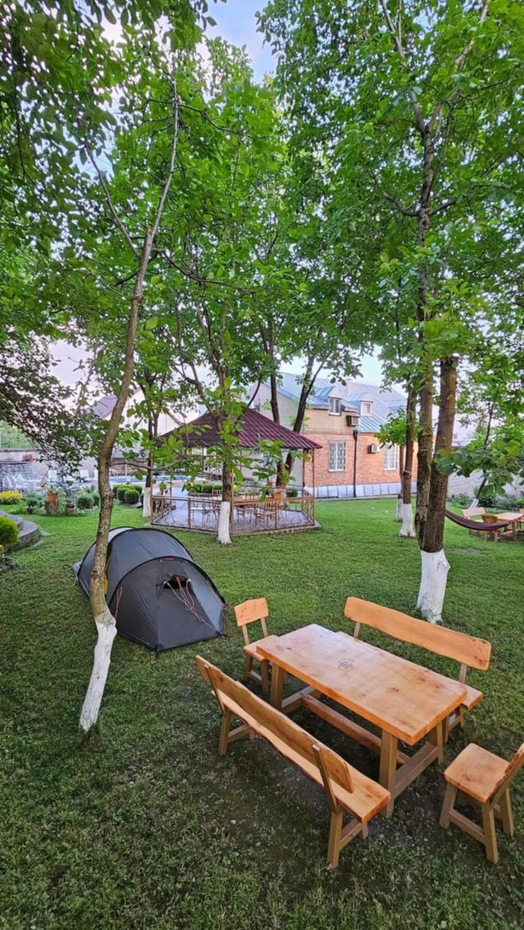 Family Hotel Lago & Wine Cellar Лагодехи Екстериор снимка