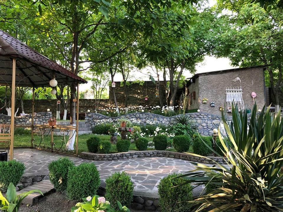 Family Hotel Lago & Wine Cellar Лагодехи Екстериор снимка