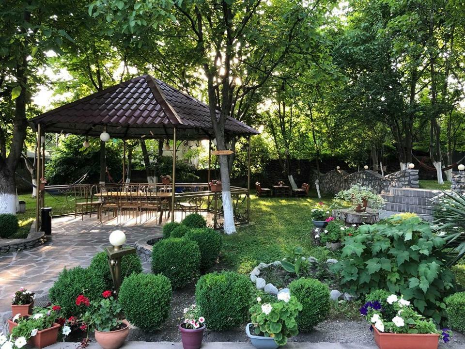 Family Hotel Lago & Wine Cellar Лагодехи Екстериор снимка
